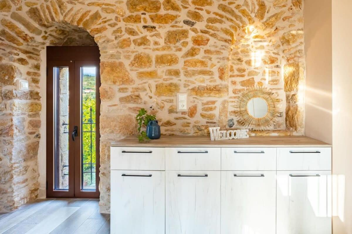 Mantineia Stone Villa-An Ethereal Getaway Megali Mantineia Экстерьер фото