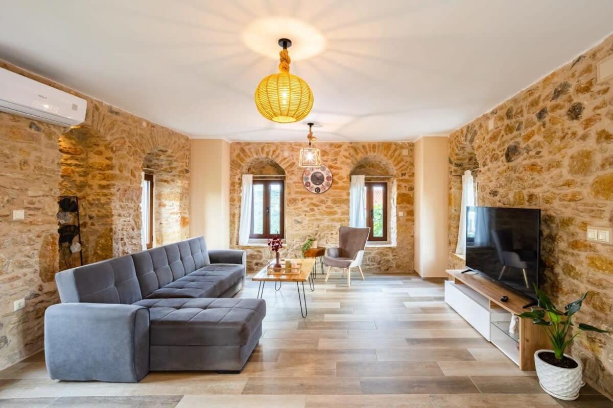 Mantineia Stone Villa-An Ethereal Getaway Megali Mantineia Экстерьер фото