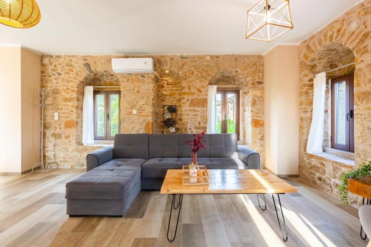 Mantineia Stone Villa-An Ethereal Getaway Megali Mantineia Экстерьер фото