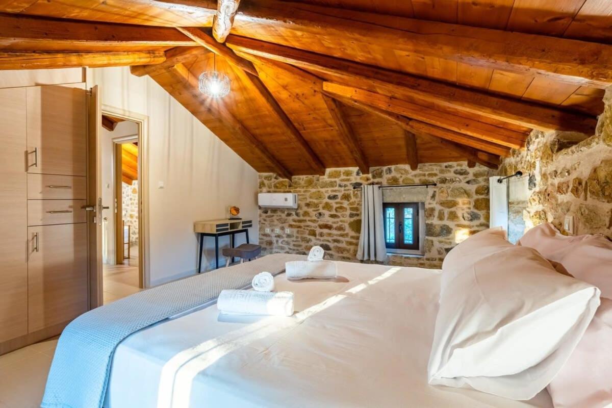 Mantineia Stone Villa-An Ethereal Getaway Megali Mantineia Экстерьер фото