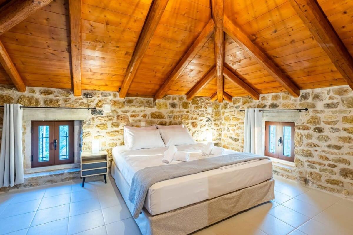 Mantineia Stone Villa-An Ethereal Getaway Megali Mantineia Экстерьер фото
